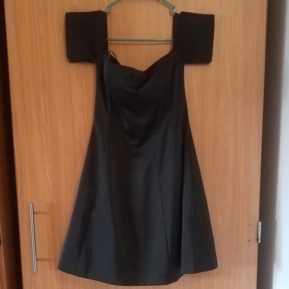 Kendall & Kylie Off the Shoulder Black Dress Size Small